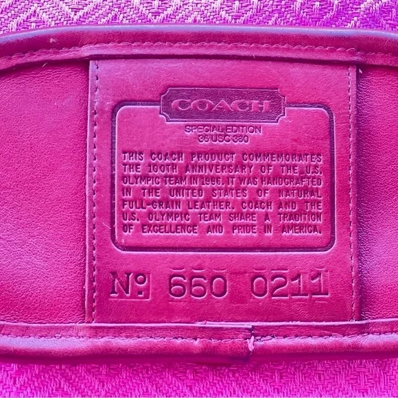 ๐
๐
RARE RED COACH Olympic Edition Eyeglass Shield Case vintage ๐
๐
- Picture 3 of 12